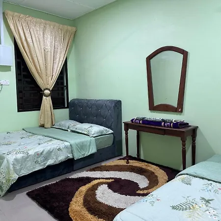 Homestay Kuantan Pantai Batu Hitam No14 L4 Exterior photo