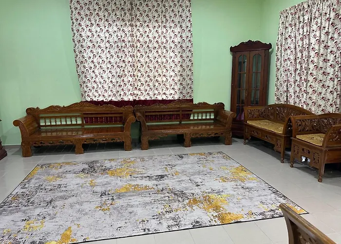 Homestay Kuantan Pantai Batu Hitam No14 L4