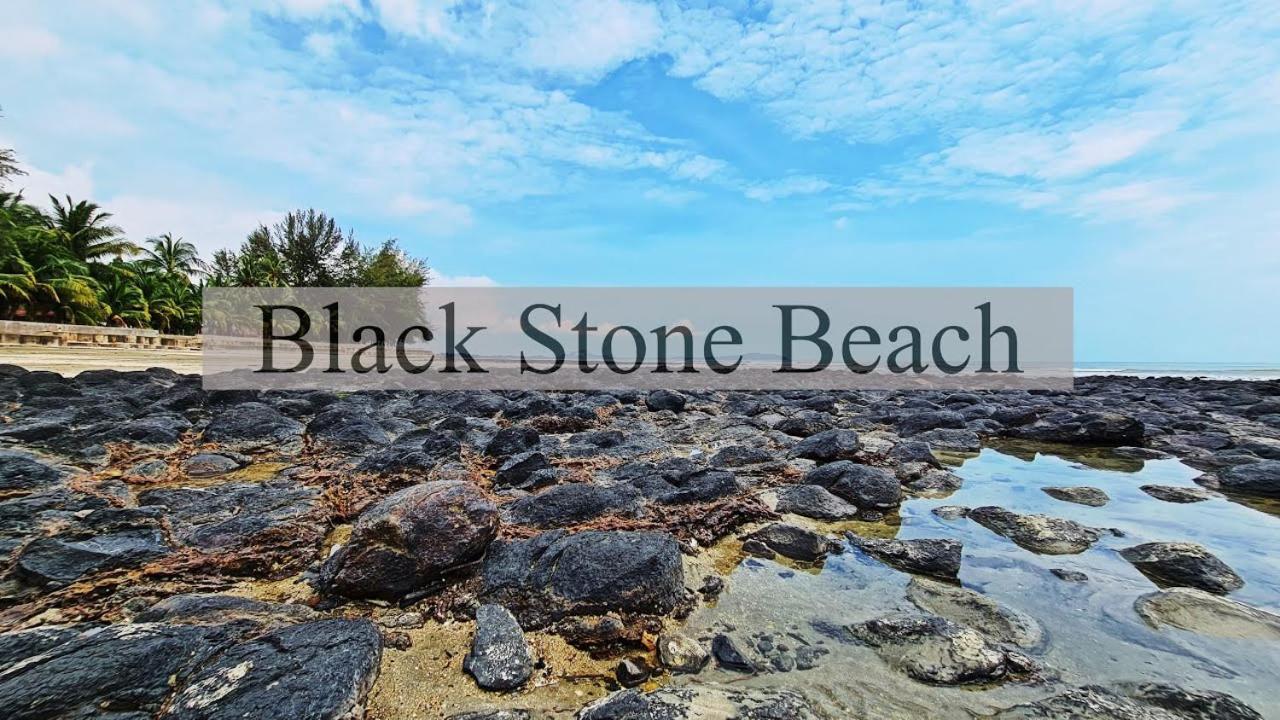 Pantai Batu Hitam No14 L4 *